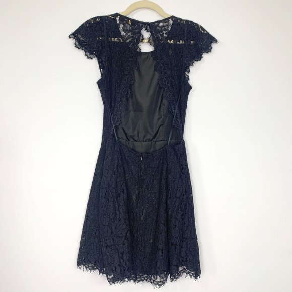 KAITLYN Black Eyelash‎ Lace Cap Sleeve Cut-Out Back Midi Dress Sz M - Picture 4 of 10